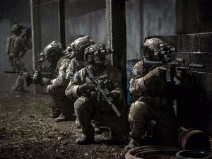 Aksi SEAL Team Six: Bunuh Osama Sampai Selamatkan Kapten Phillips Aksi SEAL Team Six: Bunuh Osama Sampai Selamatkan Kapten Phillips