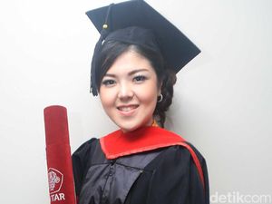 Perubahan Tina Toon, dari Bolo-bolo Hingga Caleg Perubahan Tina Toon, dari Bolo-bolo Hingga Caleg