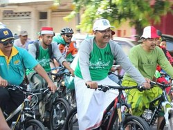 Bersepeda Bersarung, Cara Unik Wagub Jatim Serukan Cinta Tanah Air