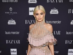 Foto: Ini Bukti Kylie Jenner Lebih Cantik Tanpa Makeup