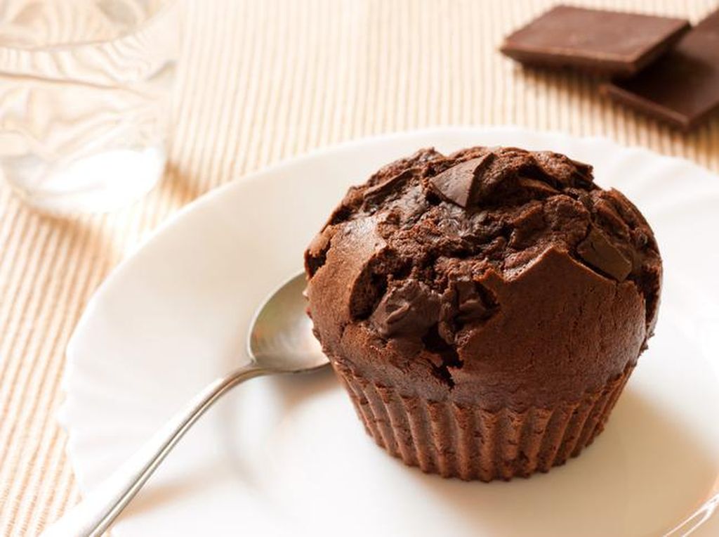 Ajak si Kecil Bikin Muffin Cokelat dan Keju dengan 4 Langkah Mudah Ini
