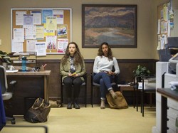 Selena Gomez Bocorkan Jadwal Penayangan Musim ke-2 13 Reasons Why