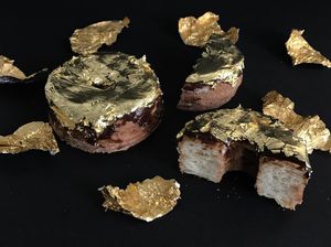 Bakery Ini Buat Kreasi Croissant Donat Berlapis Emas 24 Karat!