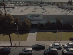 Mobil Listrik Daur Ulang Kalahkan Tesla S