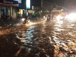 Kopo Sayati Hingga Katapang Kabupaten Bandung Macet Karena Banjir
