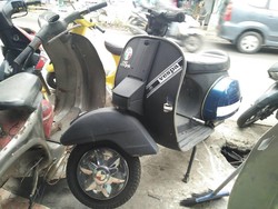 Merestorasi Bangke Vespa Datangkan Rezeki