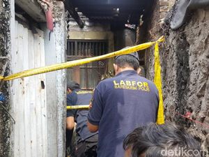 Polisi Lakukan Olah TKP Lokasi Kebakaran di Jatinegara