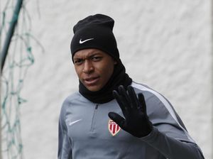 Mbappe Tampil dengan Rambut Baru dan Bermain Bareng Anak-Anak Berkebutuhan Khusus Mbappe Tampil dengan Rambut Baru dan Bermain Bareng Anak-Anak Berkebutuhan Khusus