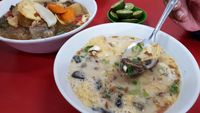 Nikmatnya Soto Betawi dan Soto Mie Legendaris Berkuah Gurih