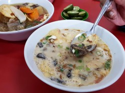 Soto Betawi Afung: Gurih Nikmat, Rasa Legendaris Soto Betawi dan Soto Mie