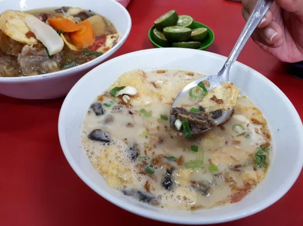 Nikmatnya Soto Betawi dan Soto Mie Legendaris Berkuah Gurih