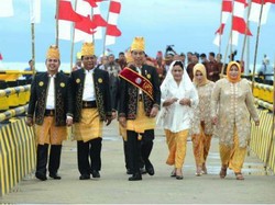 Jokowi Hadir, Pesta Laut Mappanretasi Diserbu Ribuan Pengunjung