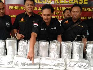 Polri dan Bea-Cukai Gagalkan Penyelundupan 84 Kg Sabu dalam Damper