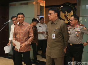 Bubarkan HTI, Wiranto: Pemerintah Tidak Anti Ormas Islam Bubarkan HTI, Wiranto: Pemerintah Tidak Anti Ormas Islam