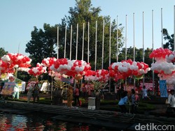Kata Ahok soal Balai Kota yang Kini Dipenuhi Balon