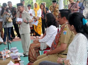 Habibie Hadiri Peringatan Tragedi Mei 98