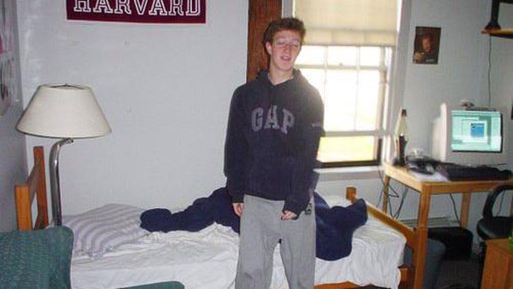 Zuckerberg Masa Mahasiswa Culun Sebelum Raup Ribuan Triliun