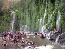 Namanya Air Terjun Asik-Asik, Tapi Bukan di Indonesia