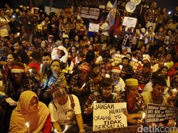 Massa Pro Ahok Masih Bertahan di Cipinang