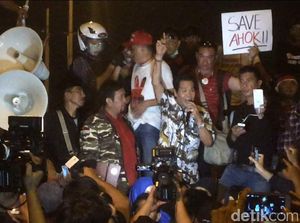 Anton Medan ke Rutan Cipinang, Orasi dan Temui Ahok