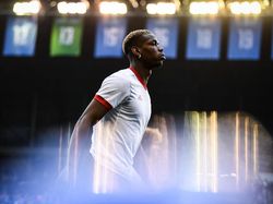 Enjoy Jalani Umroh, Paul Pogba Tunjukkan Keakraban dengan Penduduk Lokal