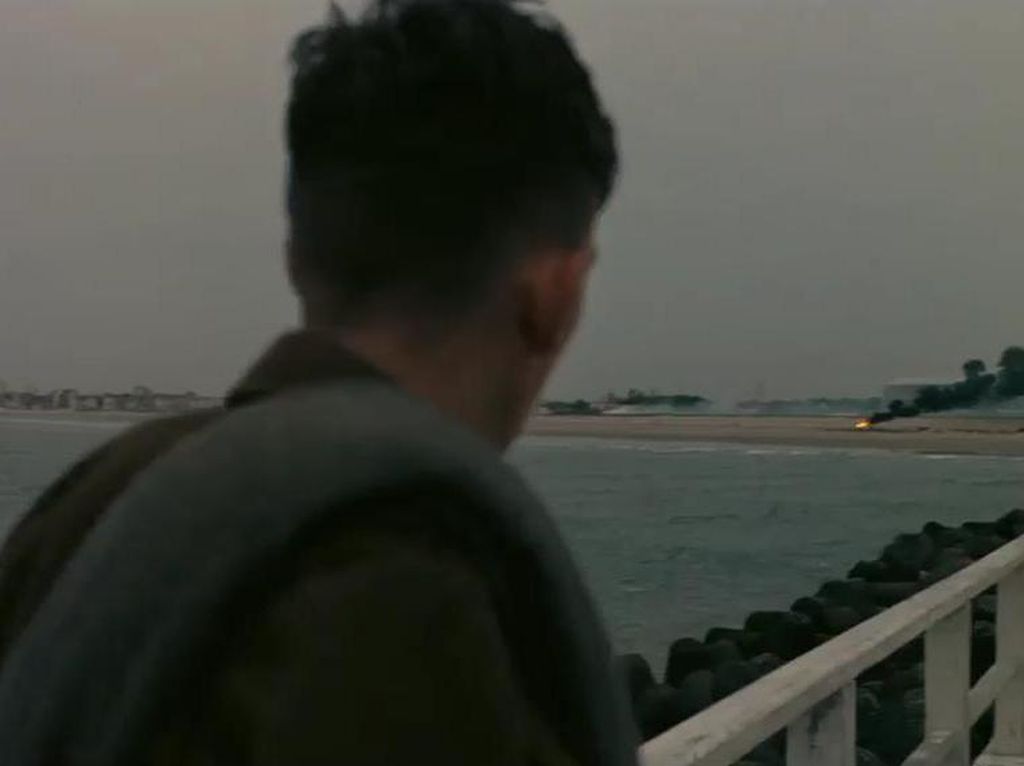 Christopher Nolan Libatkan Ribuan Extras Perankan Tentara dalam Dunkirk Christopher Nolan Libatkan Ribuan Extras Perankan Tentara dalam Dunkirk
