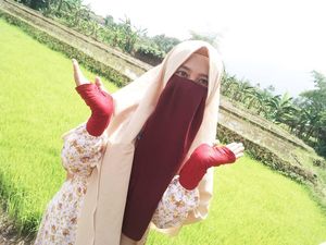 Foto: Gaya Hijab Bercadar Remaja Bogor yang Populer Instagram, Ranti Amalia