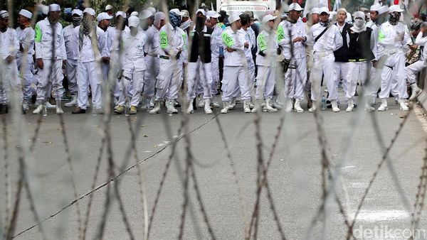 Massa Pro dan Kontra Ahok di Sidang Vonis