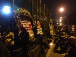 Karangan Bunga Dukungan Untuk Ahok Berdatangan di Rutan Cipinang