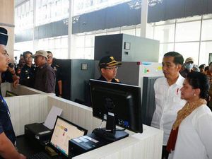 Bea Cukai Tingkatkan Pelayanan dan Pengawasan di PLBN Skouw Bea Cukai Tingkatkan Pelayanan dan Pengawasan di PLBN Skouw