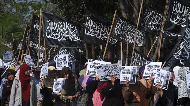 Perlawanan Pembubaran dan Pedang Bermata Dua Vonis HTI