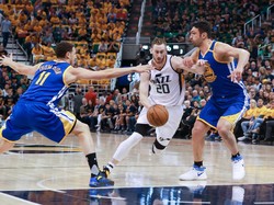 Warriors Melaju ke Final Wilayah Usai Kalahkan Jazz 4-0