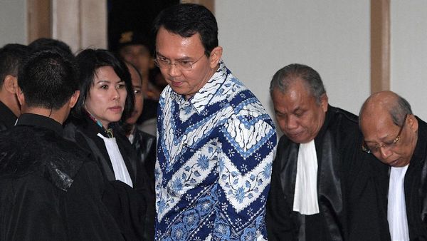 Ekspresi Ahok Divonis 2 Tahun Penjara