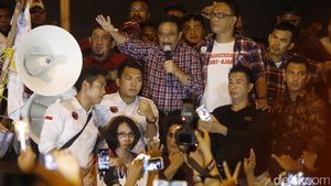 Berbaju Kotak-Kotak, Djarot Minta Massa Pulang