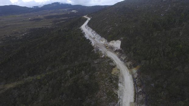 Jalur Trans Papua di Wamena, Papua, 2017.