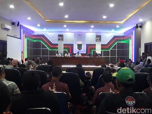 Perangkat Desa Kabupaten Pasuruan Tuntut Tambahan Tunjangan Perangkat Desa Kabupaten Pasuruan Tuntut Tambahan Tunjangan