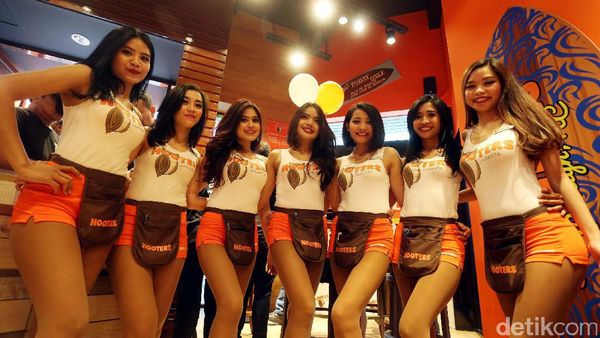 Hooters, Restoran dengan Pelayan Seksi