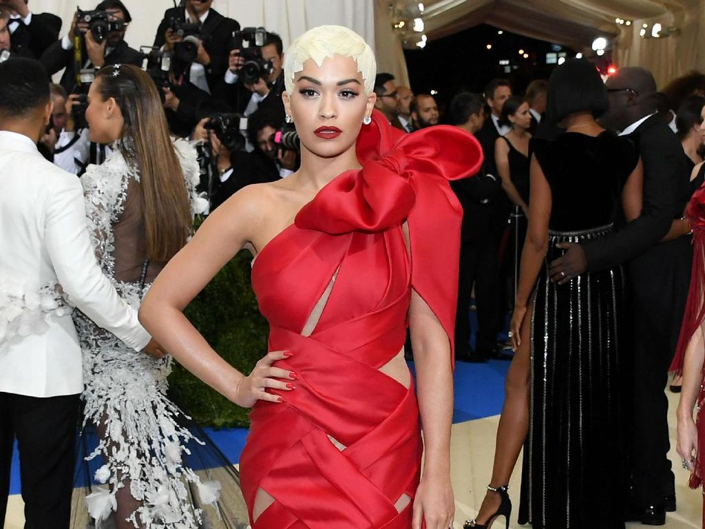 Foto: 15 Penampilan Stylish Rita Ora di Red Carpet Foto: 15 Penampilan Stylish Rita Ora di Red Carpet