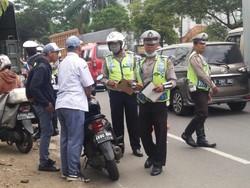Ratusan Pengendara Terjaring Razia di Jalan Daan Mogot