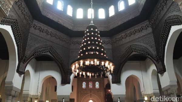 Melihat Kemegahan Masjid Raya Paris