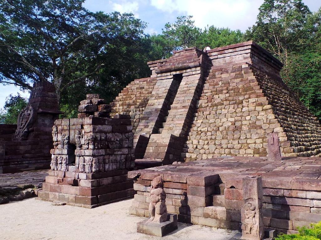 Candi Zaman Majapahit Ini Kok Mirip Piramida Suku Maya? Begini Sejarahnya