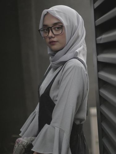 Selebgram Hijab Kacamata