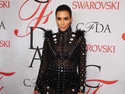 Kim Kardashian Ikut Jualan Fidget Spinner, Harganya Rp 200 Ribu