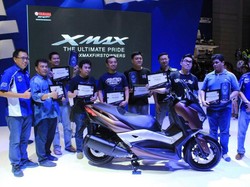 Yamaha Serahkan XMAX untuk #XMAXFIRSTOWNERS secara Simbolis