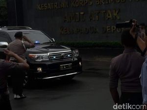 Mobil Wakapolri Merapat ke Mako Brimob Mobil Wakapolri Merapat ke Mako Brimob