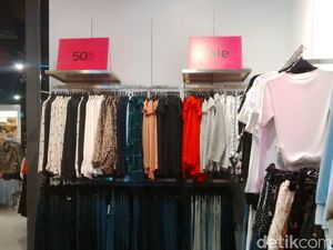 Topshop Diskon Hingga 50%, Rok Mulai dari Rp 200 Ribu
