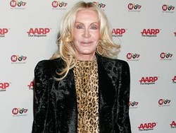 Selain Istri Presiden Prancis, 5 Wanita yang Juga Dijuluki Barbie Menopause