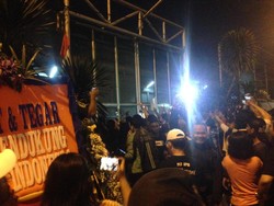 Dini Hari, Massa Pro-Ahok Gelar Aksi di Cipinang