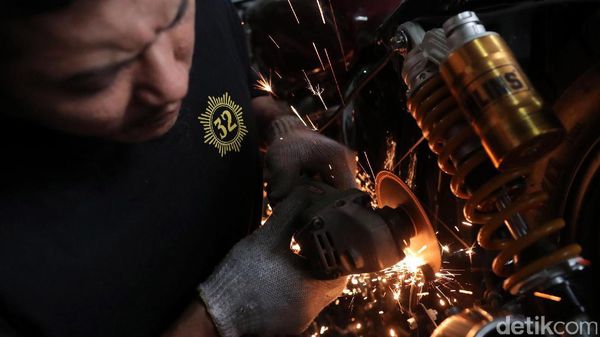 Melihat Bengkel 32 Custom Djakarta