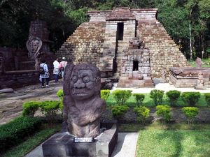 Melipir dari Kota Solo, Main ke Tawangmangu